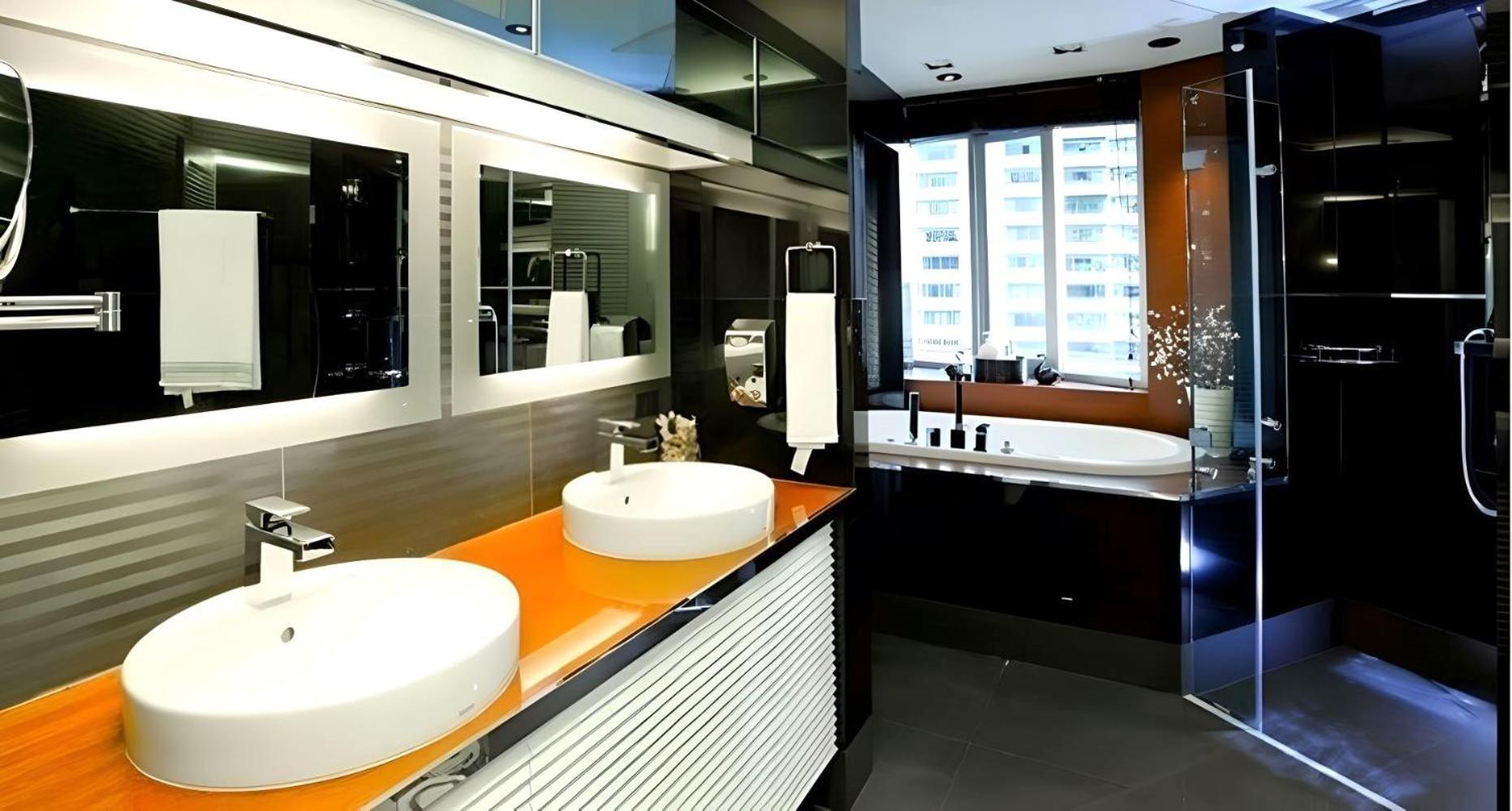 Apartment Large Asoke Central 2500sqft Sleeps Up To 10 *