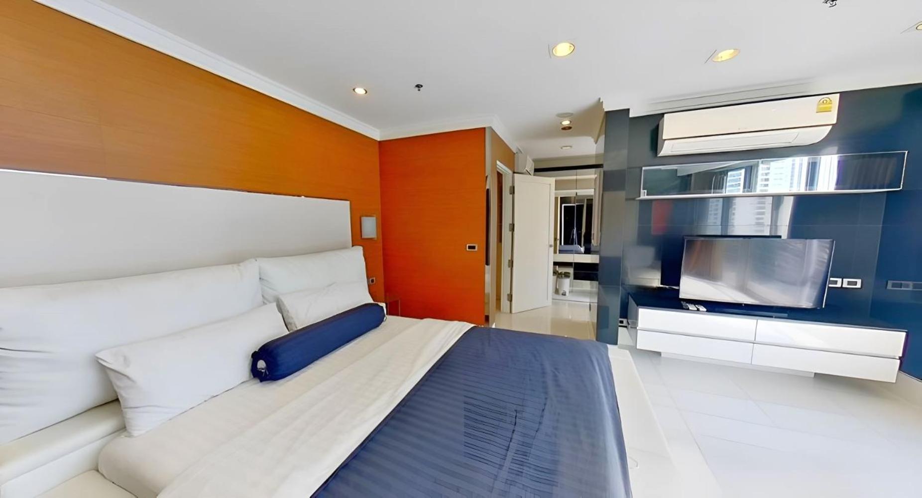 Large Asoke Central 2500sqft Sleeps Up To 10 Apartment