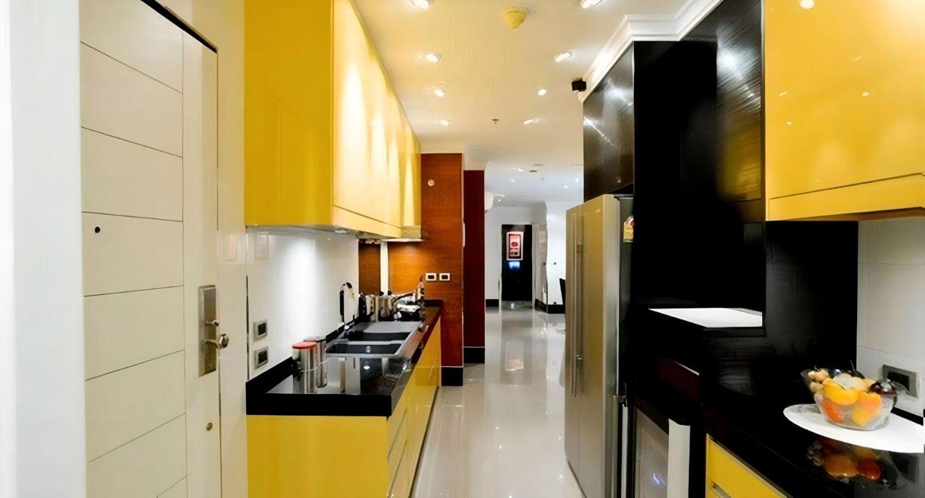 Large Asoke Central 2500sqft Sleeps Up To 10 Apartment *