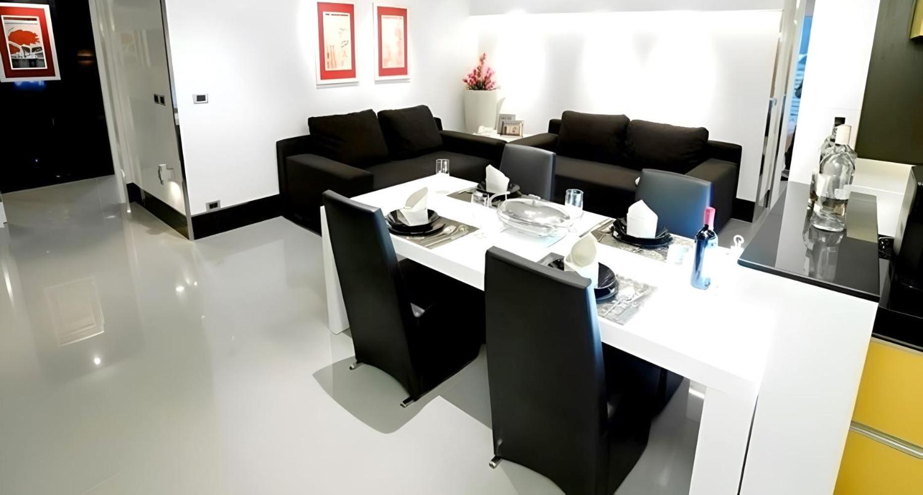 Apartment Large Asoke Central 2500sqft Sleeps Up To 10 *