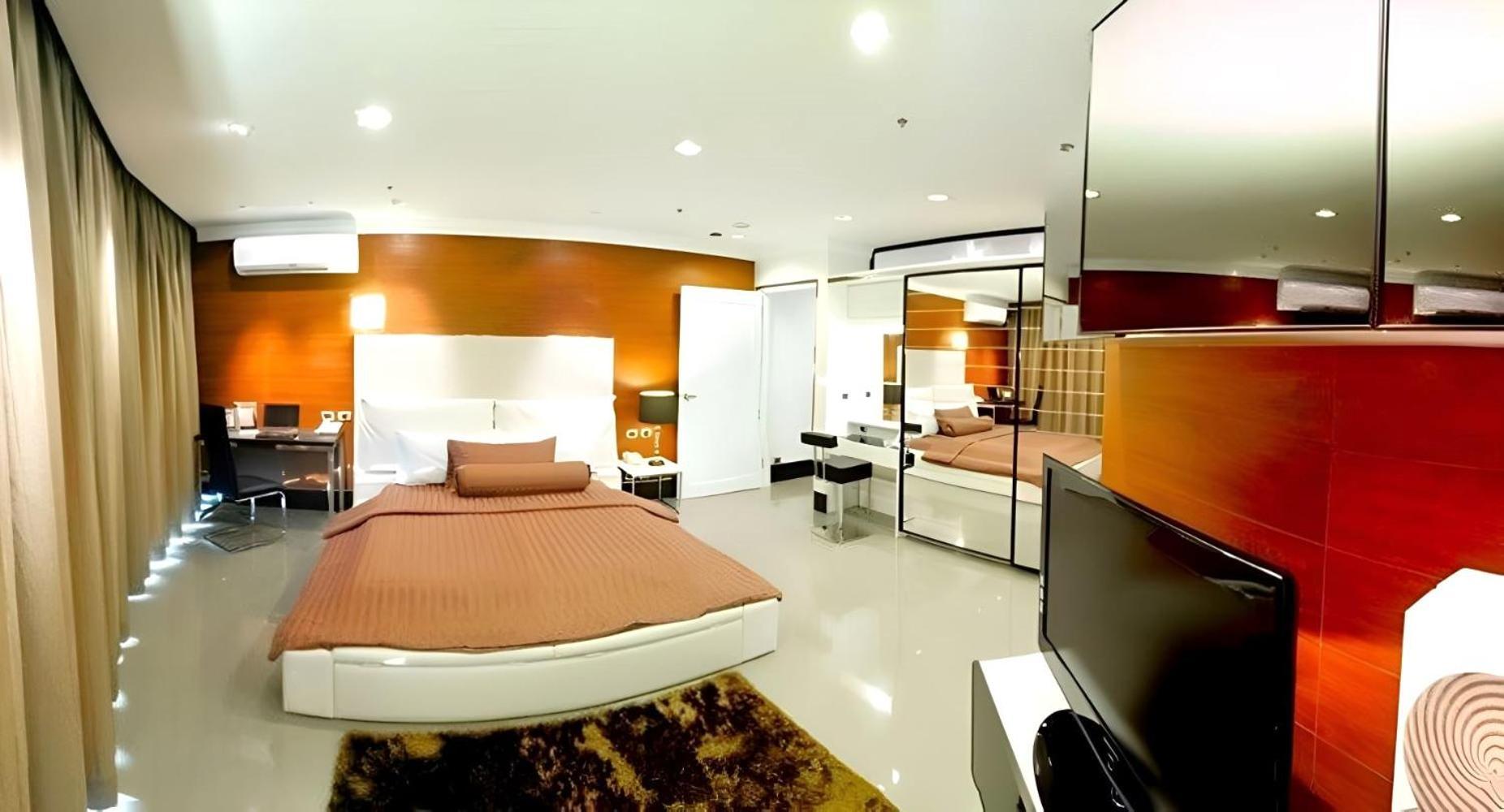Apartment Large Asoke Central 2500sqft Sleeps Up To 10 Bangkok