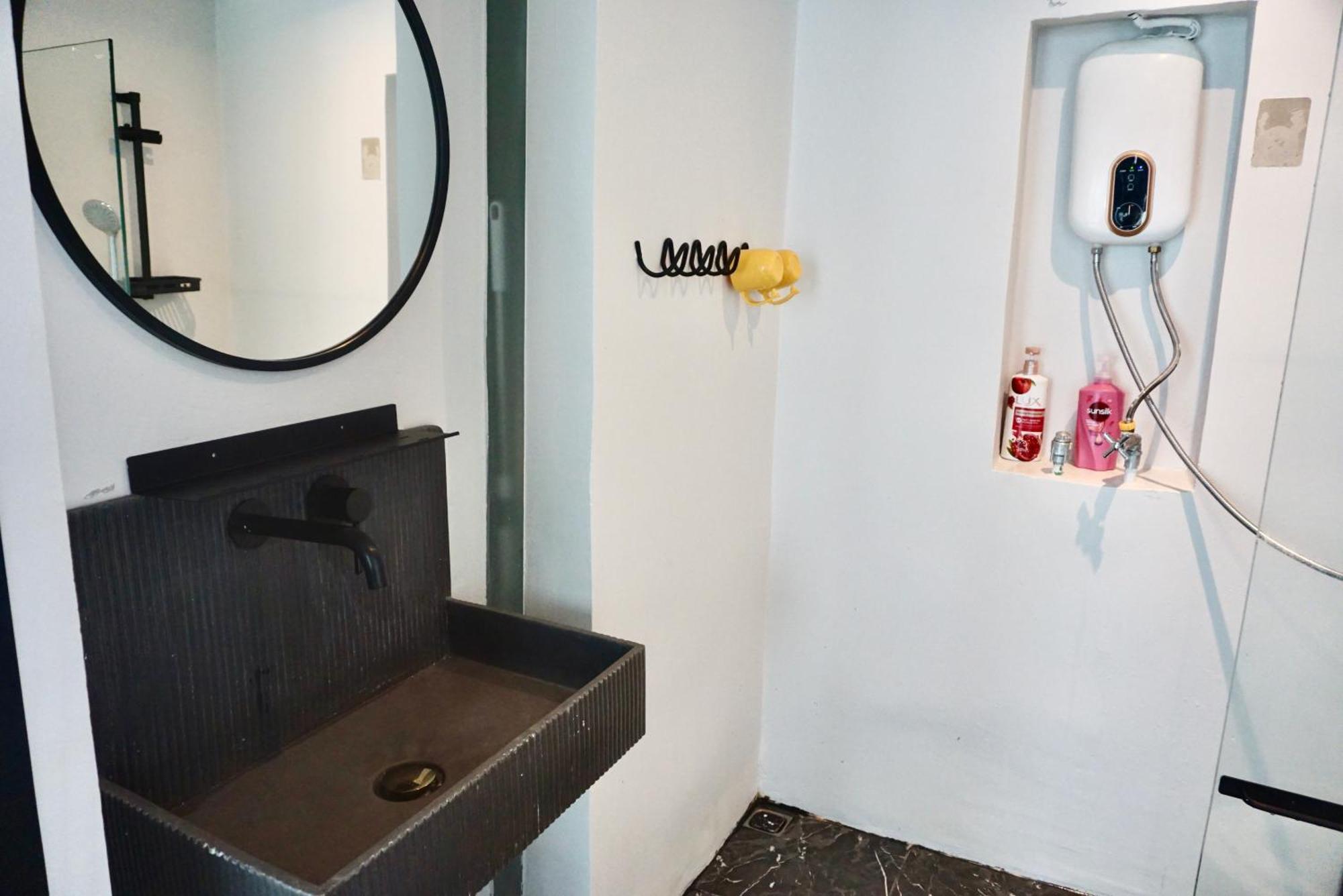 Triple At Hash Silom Soi 3 Apartment *