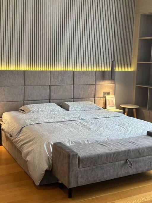 五卧室游泳池别墅 5 Bedrooms Pool Villa *