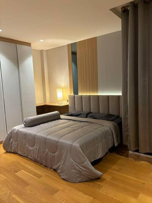 Villa 五卧室游泳池别墅 5 Bedrooms Pool Bangkok