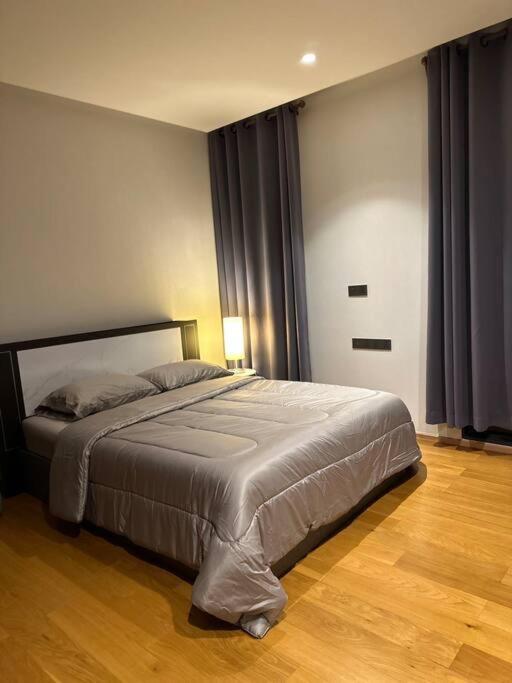 五卧室游泳池别墅 5 Bedrooms Pool * Bangkok
