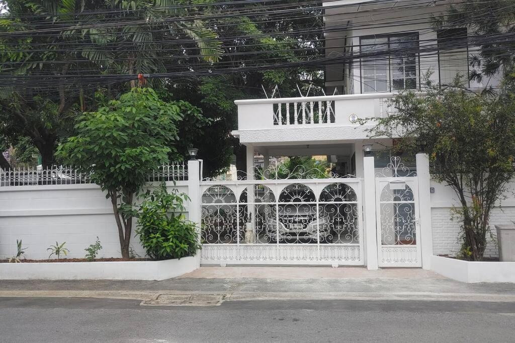 Holiday home 特具泰国风格大花园独栋别墅 订三晚以上提供免费10座车接机一次