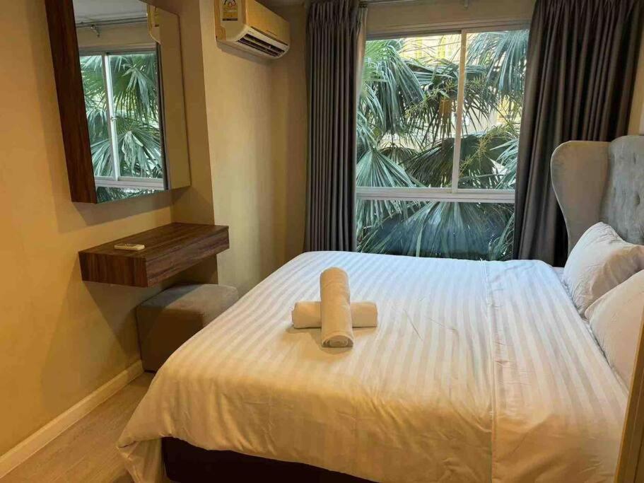 Apartment Sukhumvit 40 Two Bath Two Bedroom Two Balcony *