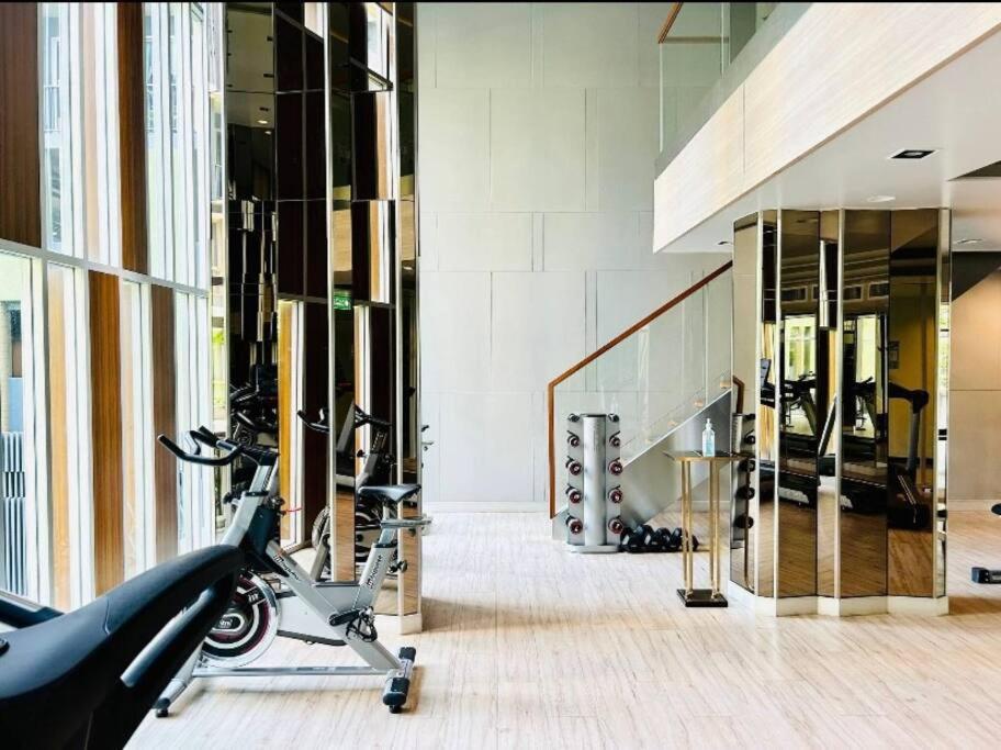 Sukhumvit 40 Two Bath Two Bedroom Two Balcony *