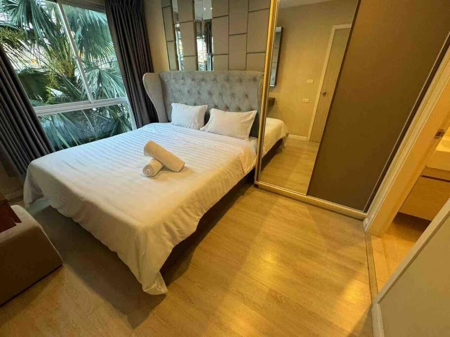 Sukhumvit 40 Two Bath Two Bedroom Two Balcony Bangkok