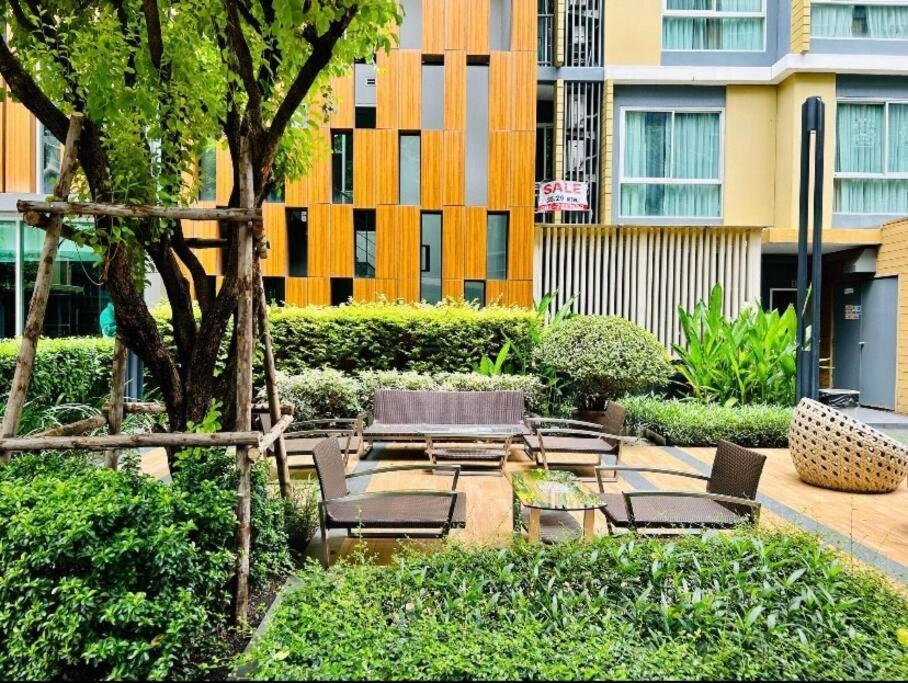 Sukhumvit 40 Two Bath Two Bedroom Two Balcony Apartment *
