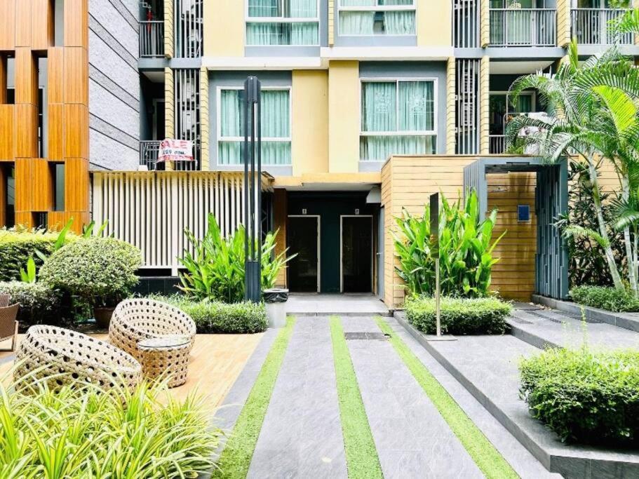 Sukhumvit 40 Two Bath Two Bedroom Two Balcony *