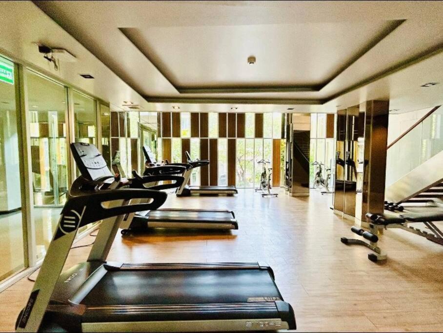 Sukhumvit 40 Two Bath Two Bedroom Two Balcony