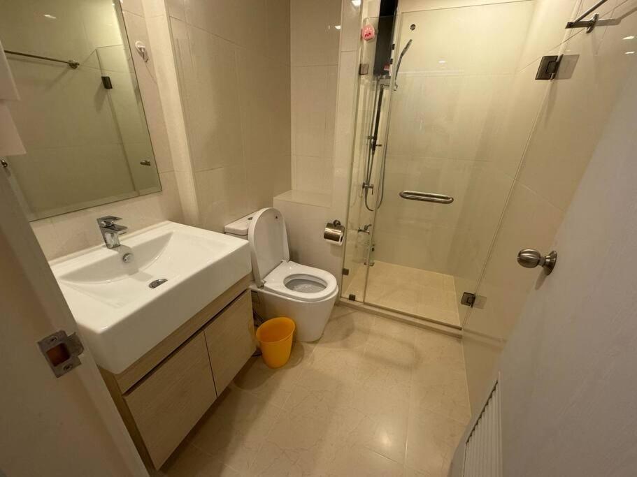 Apartment Sukhumvit 40 Two Bath Two Bedroom Two Balcony Bangkok