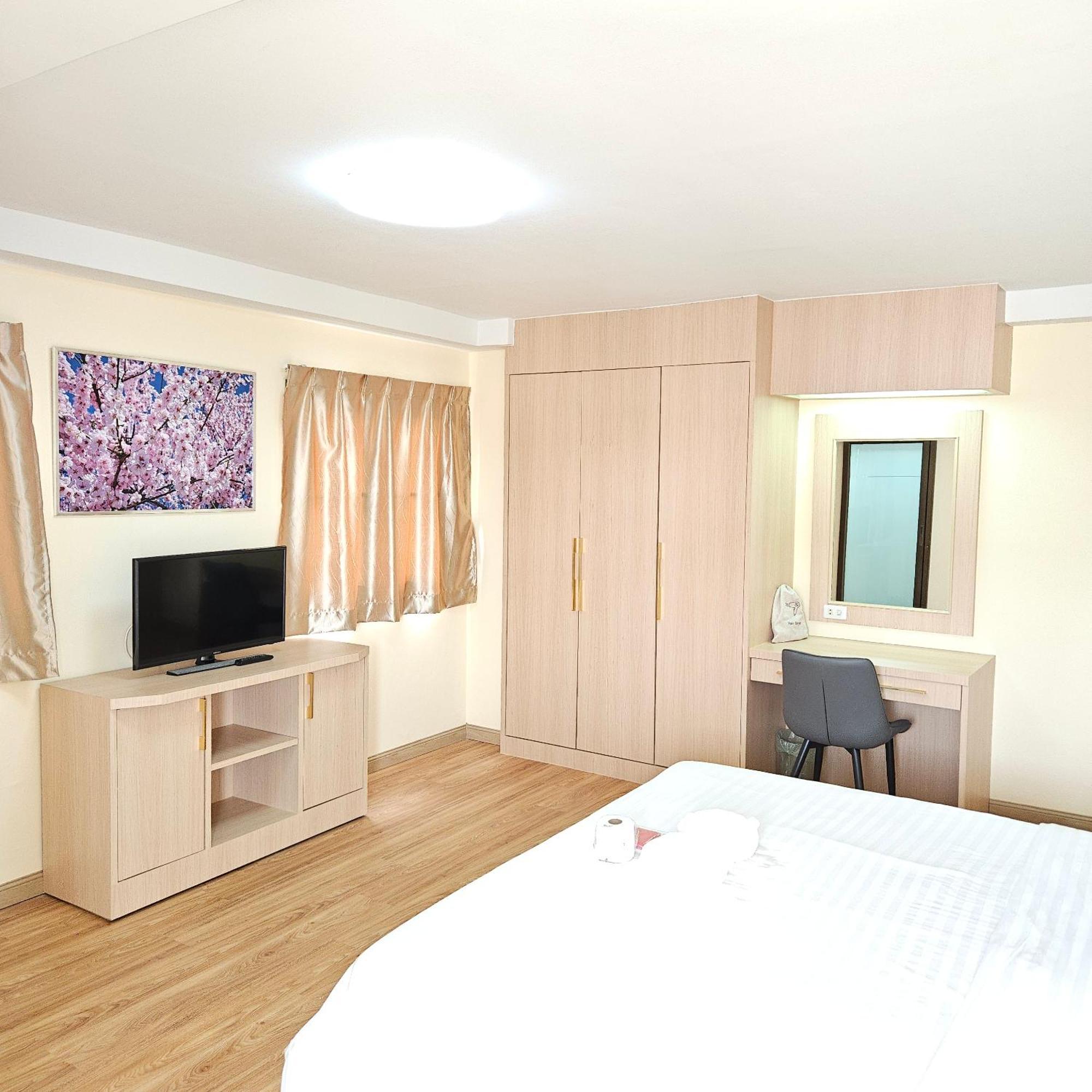 Omni 1bed #702a Apartment *