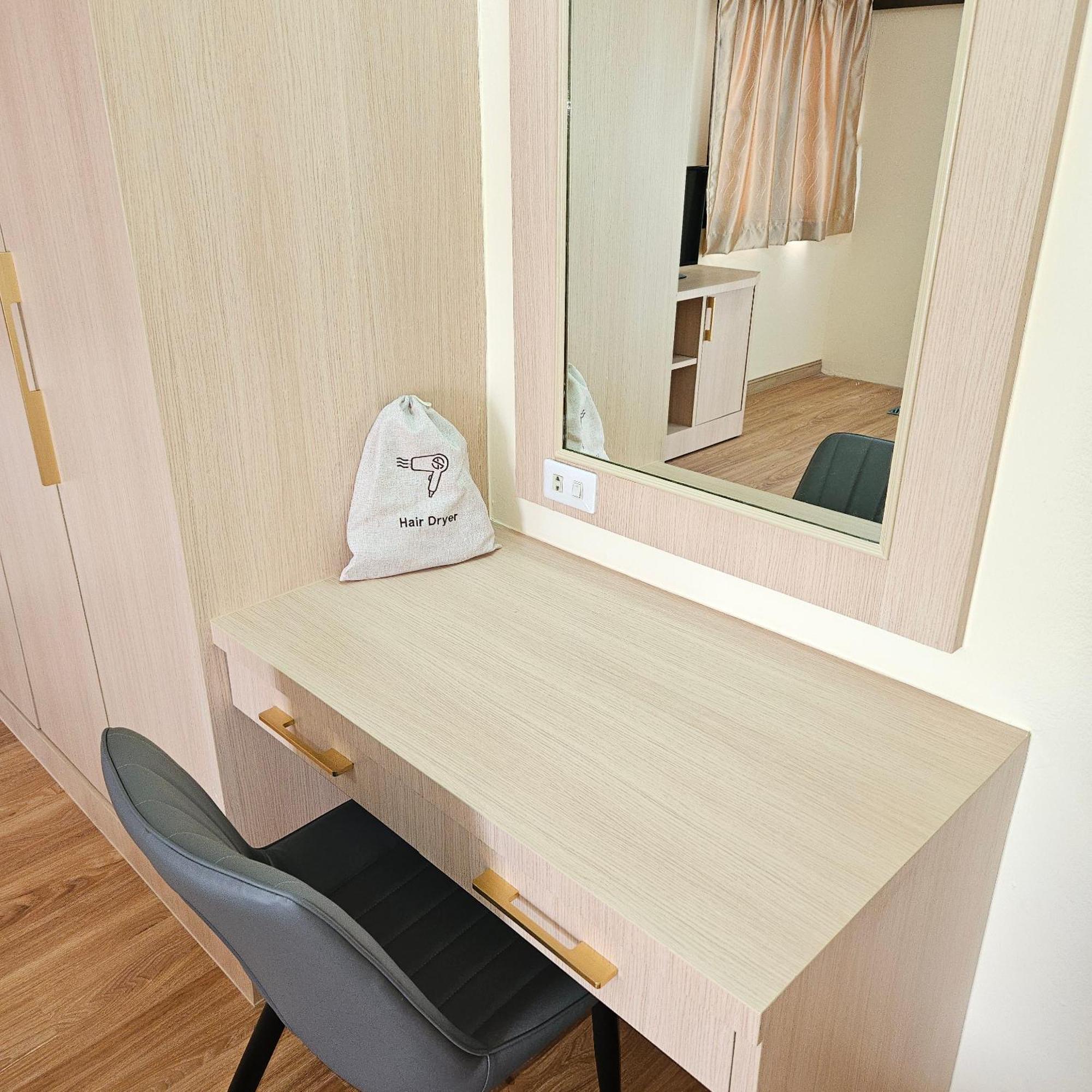 Omni 1bed #702a *