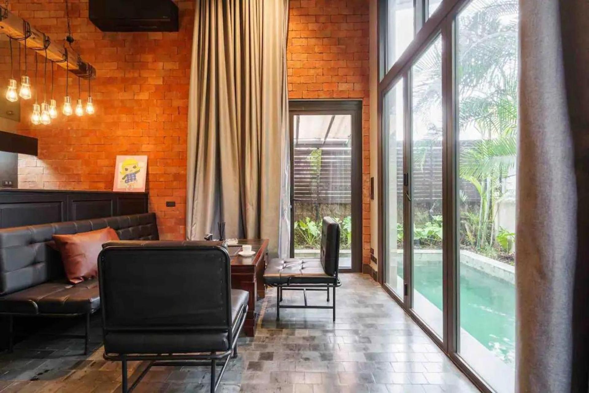 Luxury Pool With Jacuzzi & Lift By Thonglor Bangkok