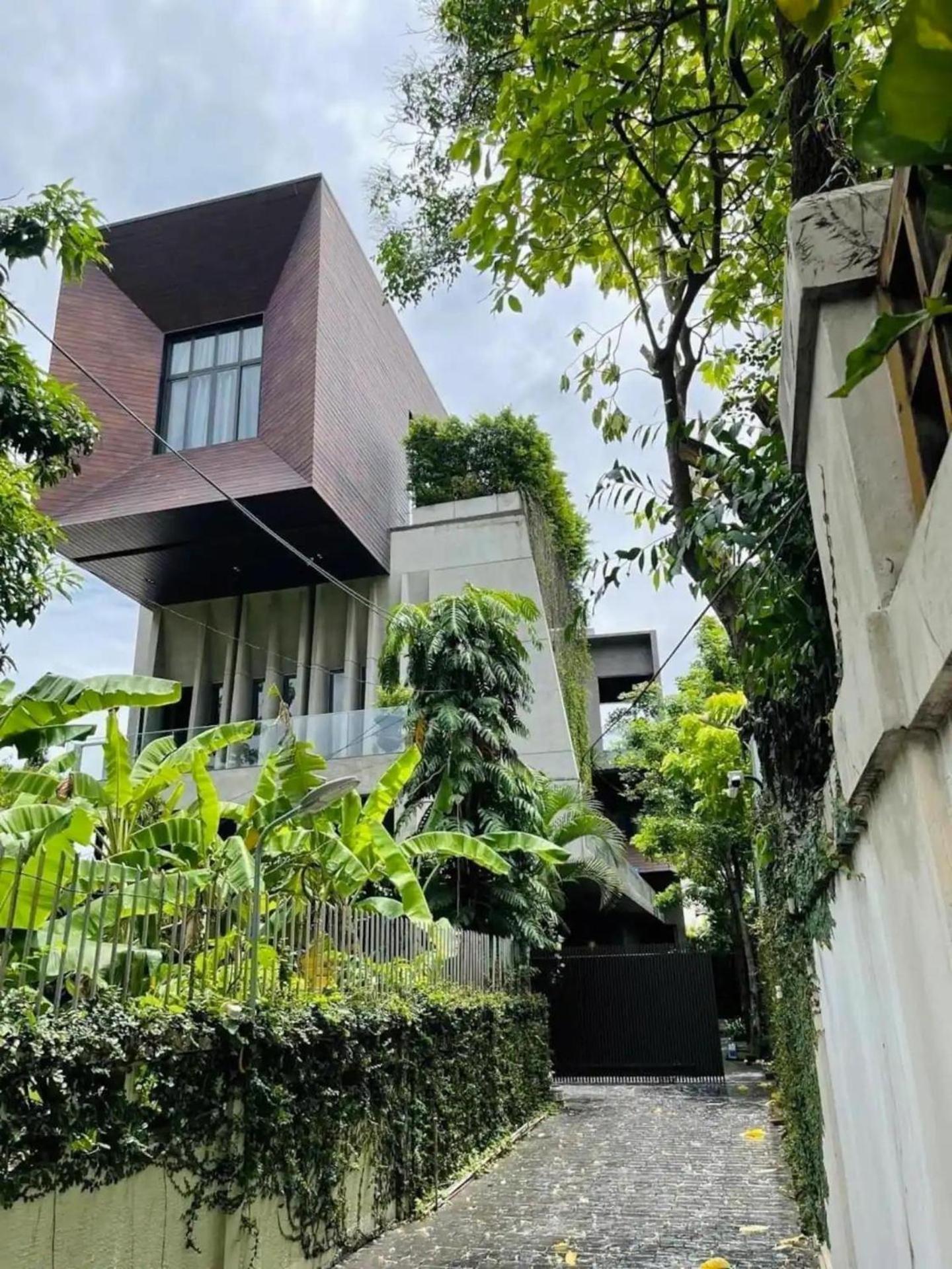 Luxury Pool With Jacuzzi & Lift By Thonglor Villa