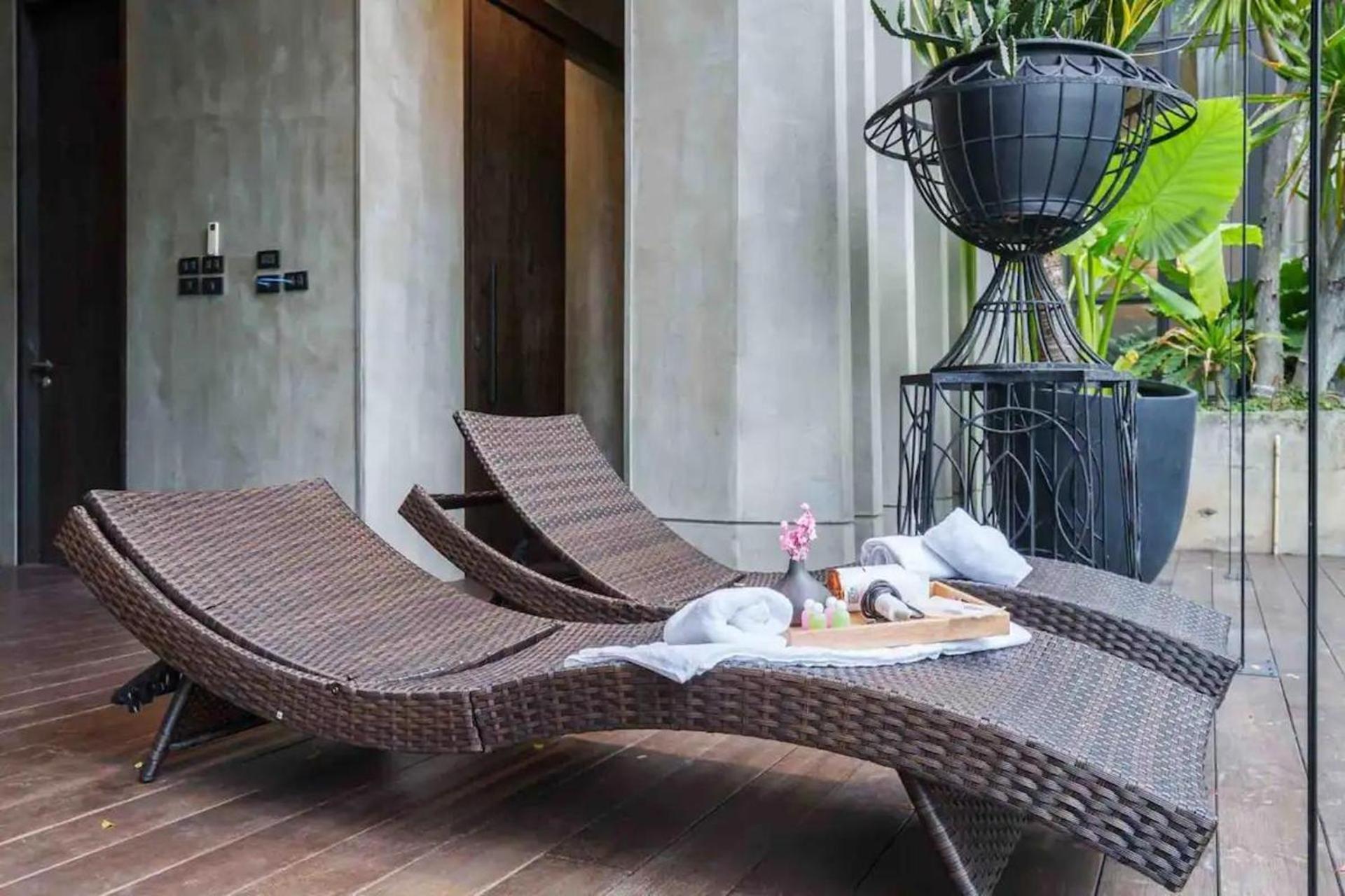 Villa Luxury Pool With Jacuzzi & Lift By Thonglor