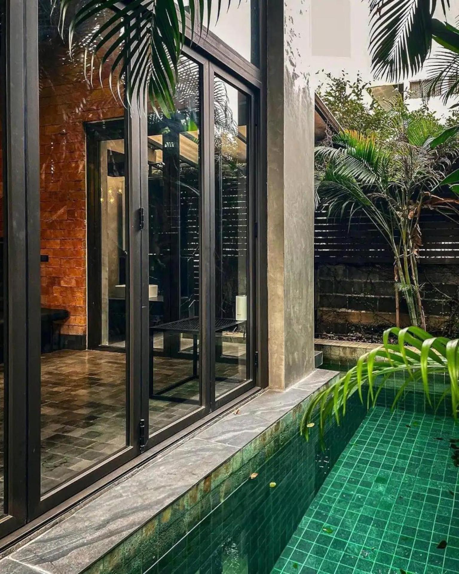 Luxury Pool With Jacuzzi & Lift By Thonglor Villa Bangkok