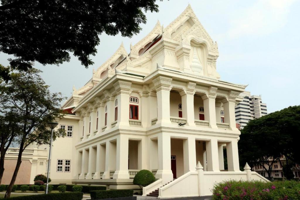 Nandha Hotel