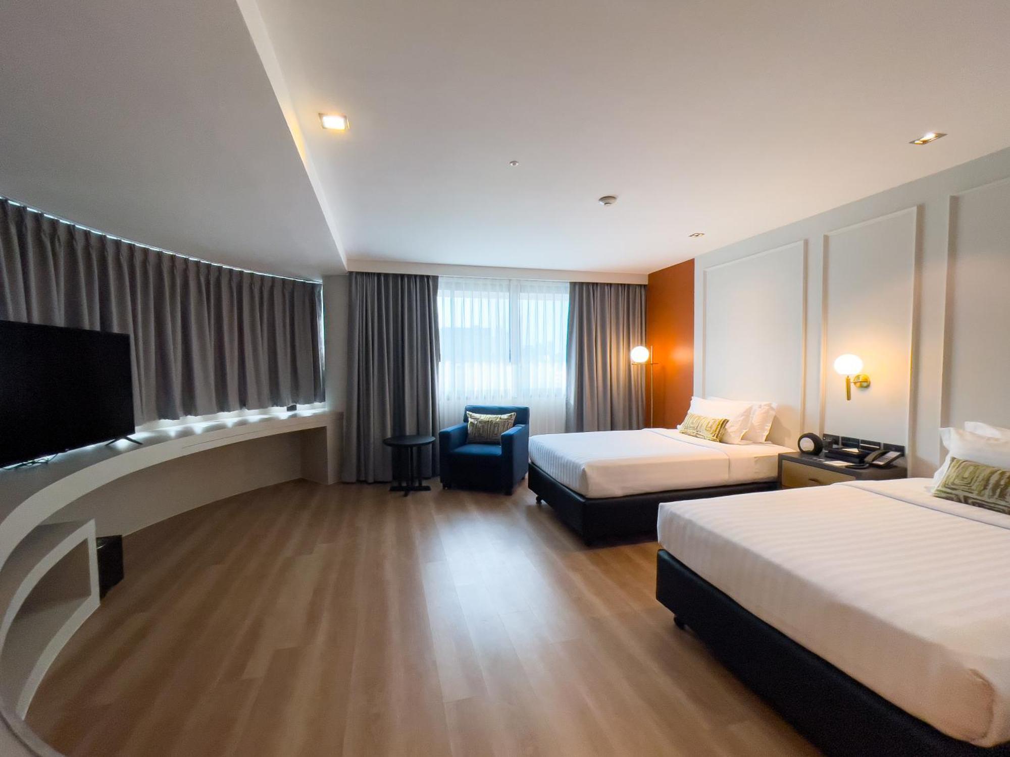 Khách sạn A-one 4*