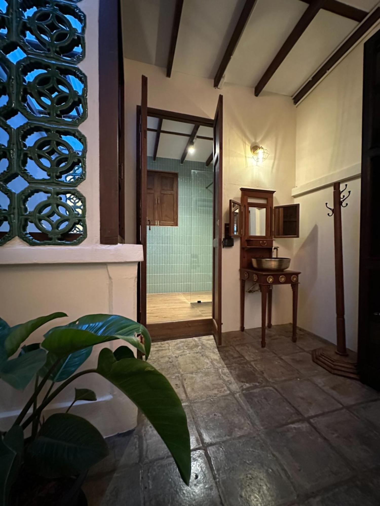 The Courtesan At Yaowarat, Townhome 80 Sqm Apartment *