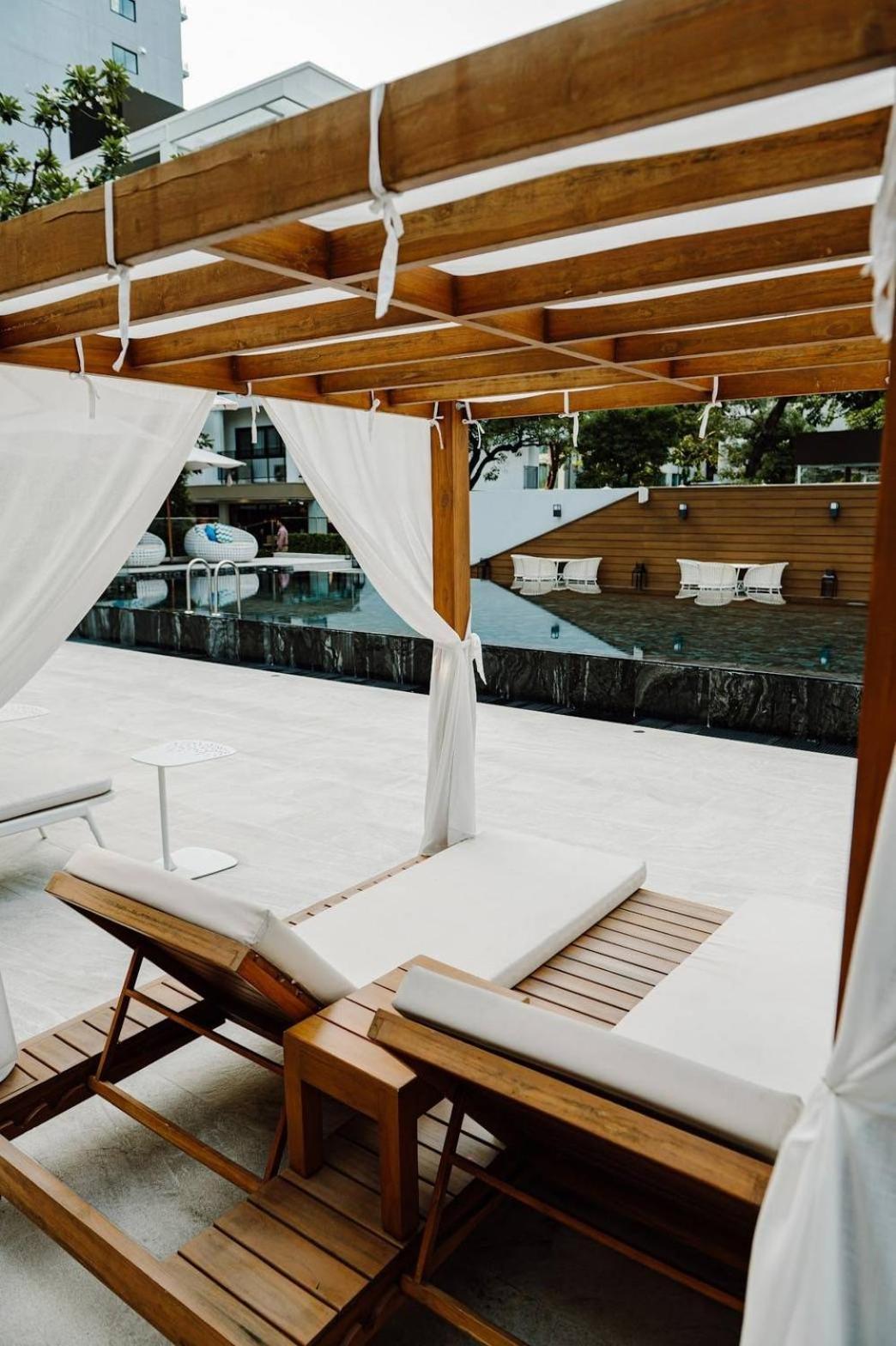 Hotel Floral Court & Sukhumvit 13 4*