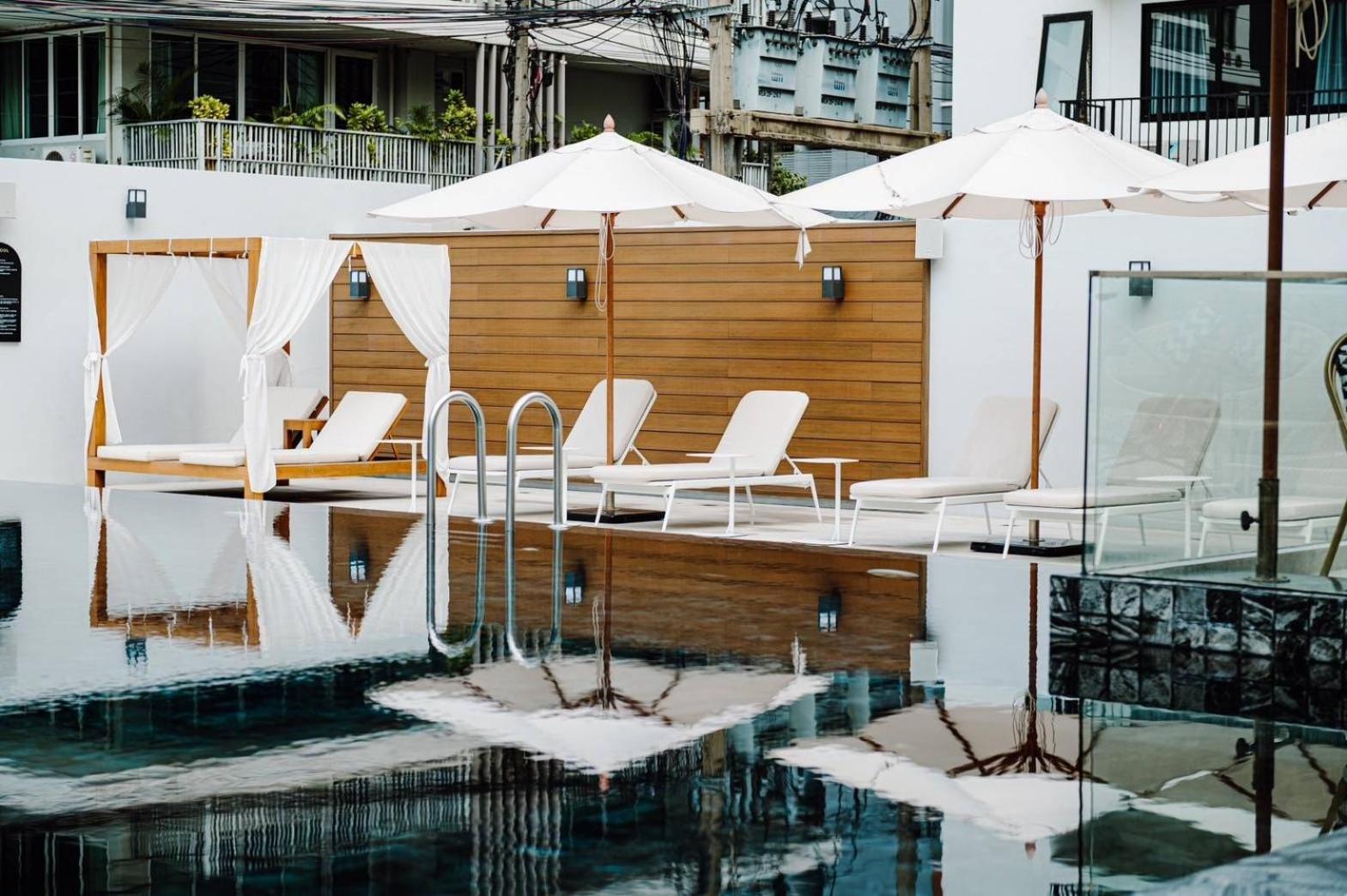 Hotel Floral Court & Sukhumvit 13 4*