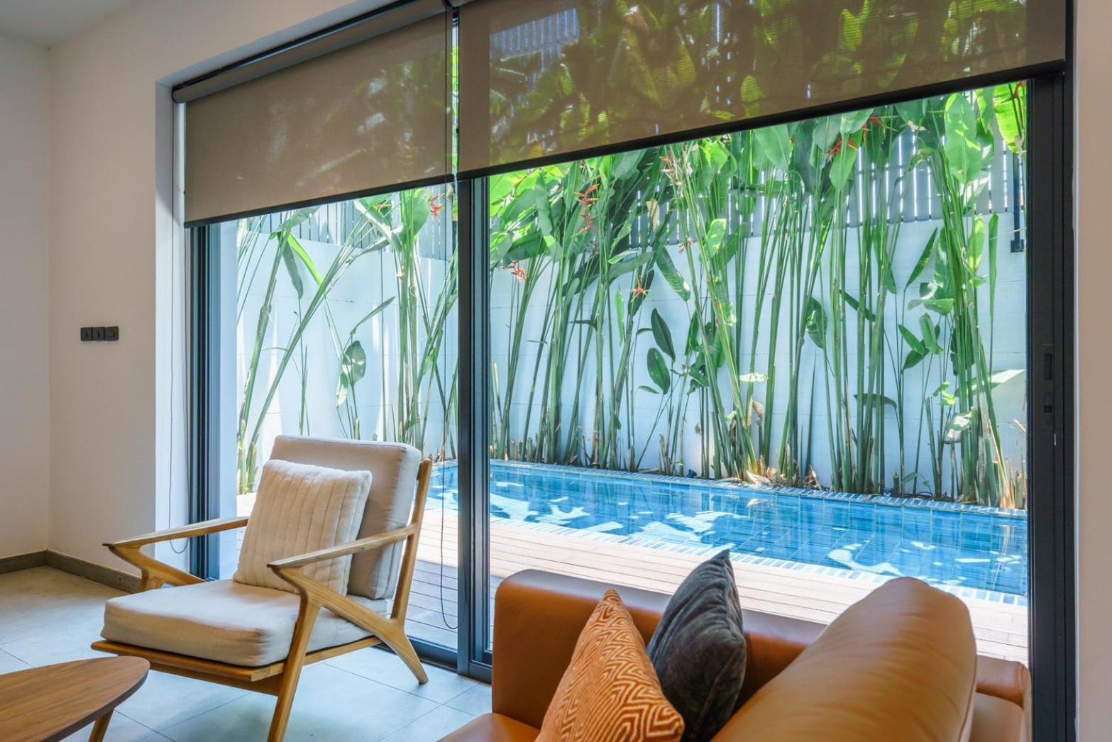Villa Designer Pool In Ekkamai Bangkok