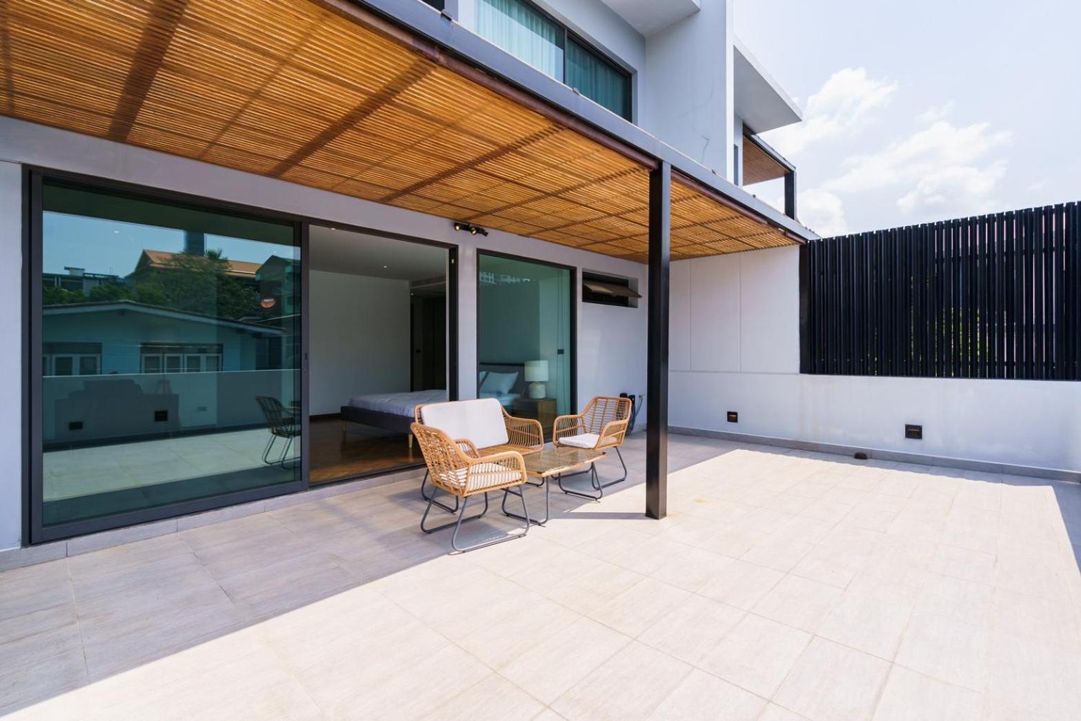 Designer Pool In Ekkamai Villa Bangkok