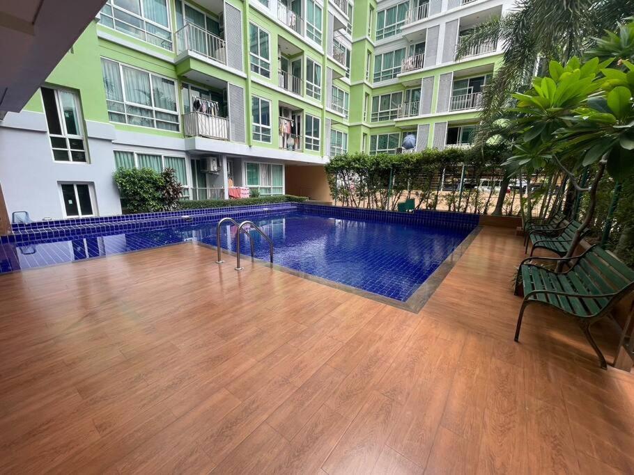 Cozy At Huai Khwang Close To Mrt Pangsapuri