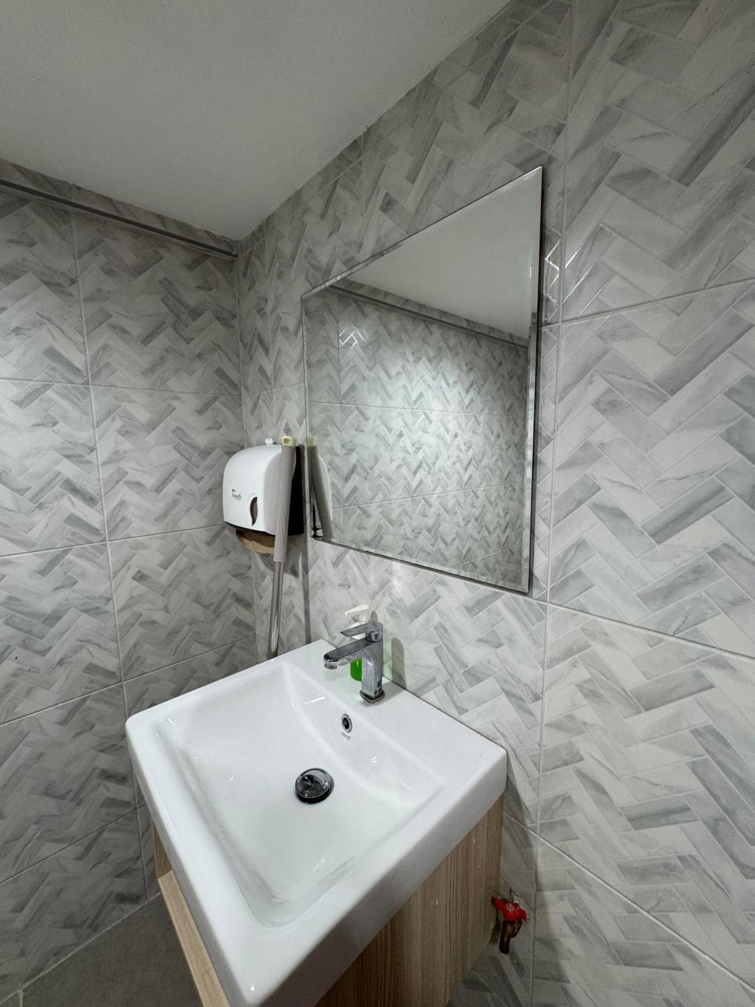 Twenty Two Place - Sukhumvit 22 Hostel