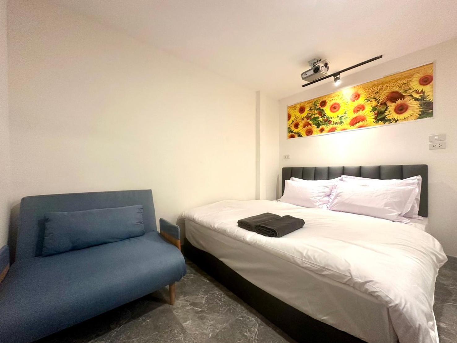 Albergue The White Den Chatuchak