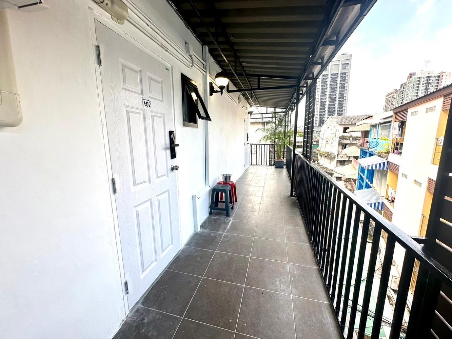 The White Den Chatuchak Albergue Banguecoque