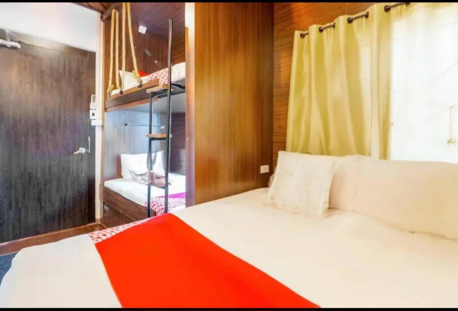 Hostel 100 Years Building Old Town By Seen