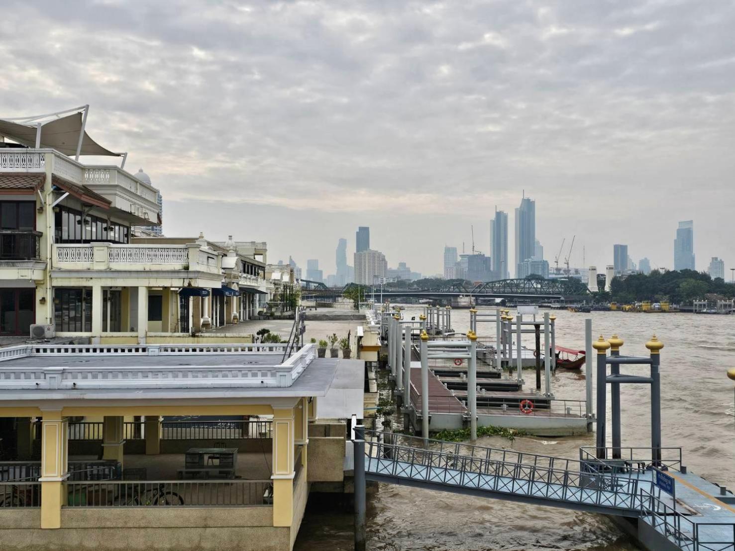 100 Years Building Old Town By Seen Hostel