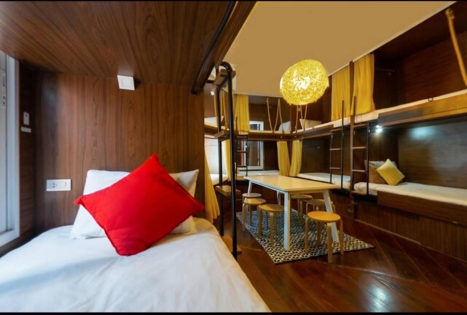 100 Years Building Old Town By Seen Hostel Bangkok