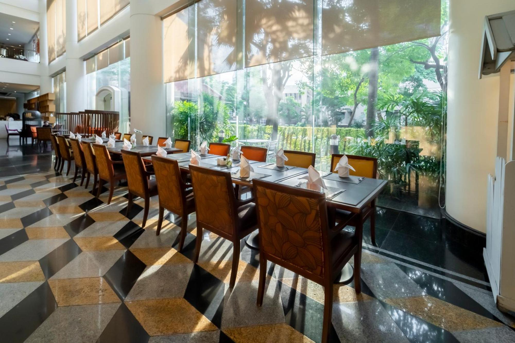 Hotel Century Park 4*