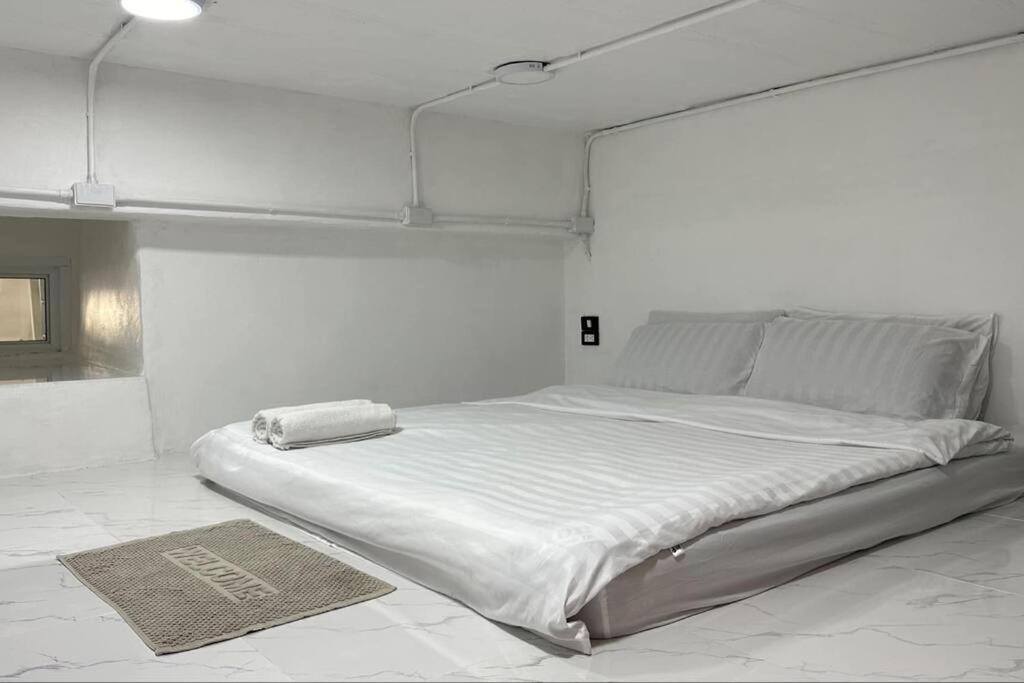Megun Capsule 150 Cm Apartment Bangkok
