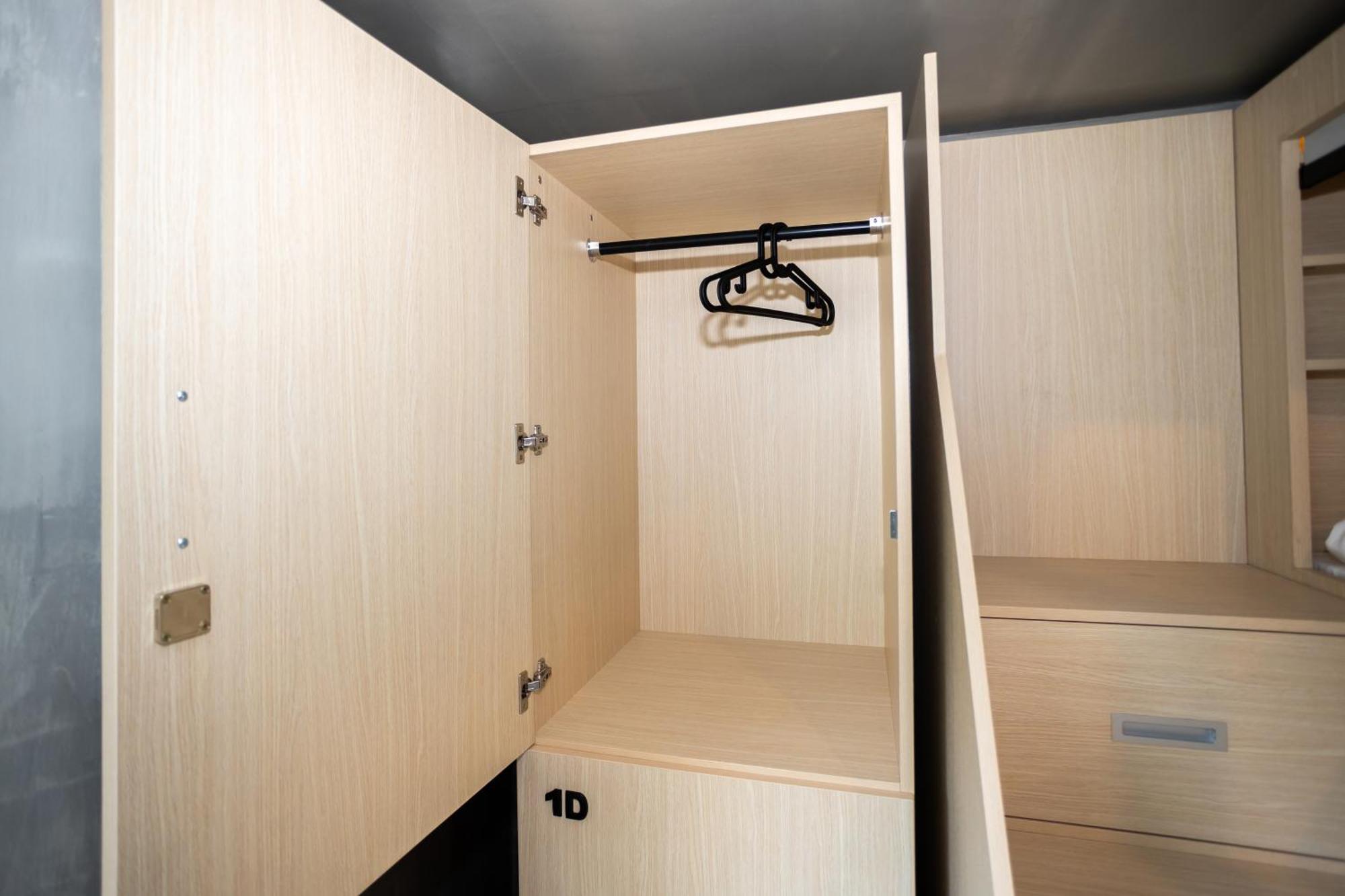 Capsulehotel Dmk Place