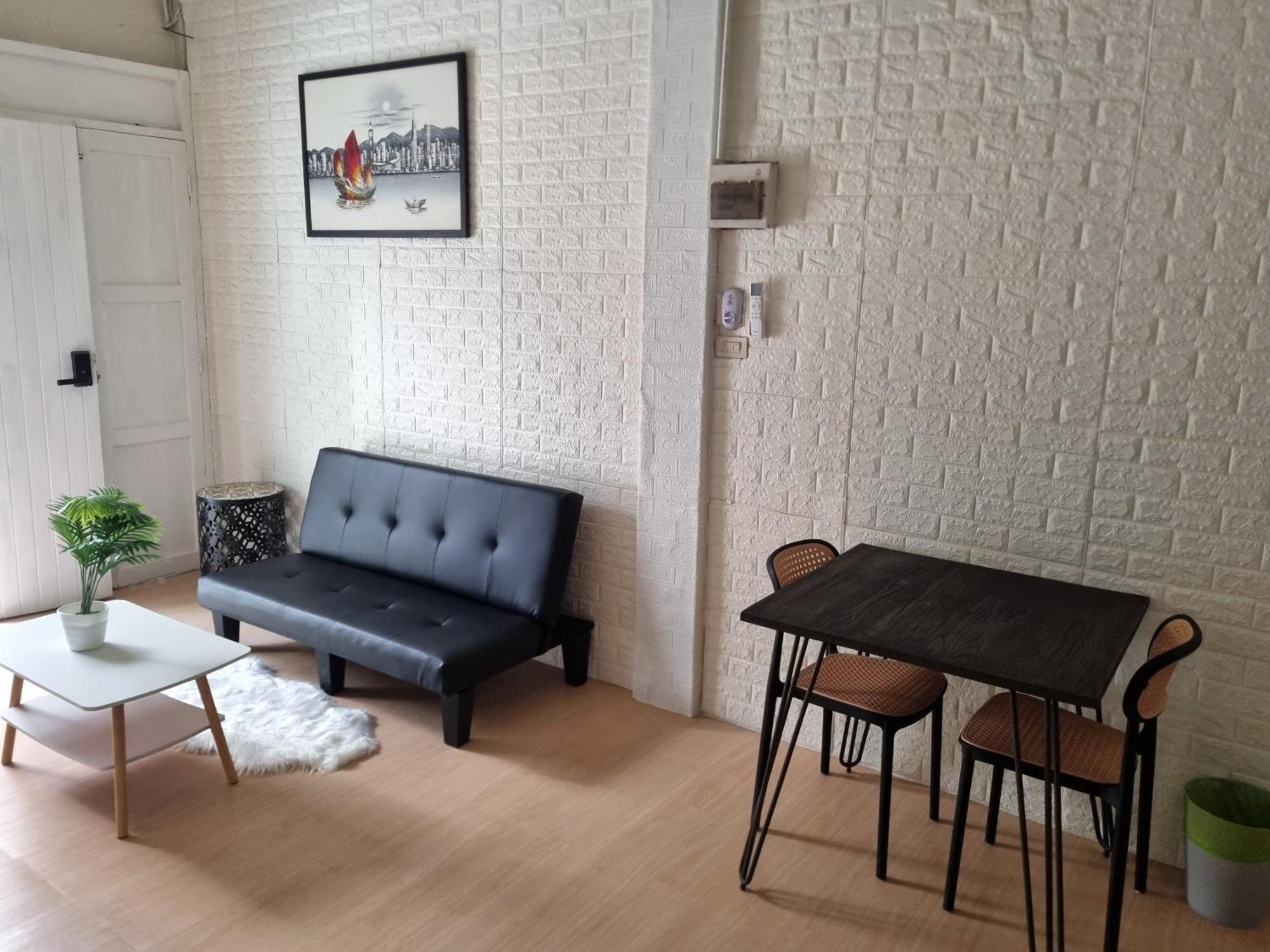 Rumah liburan Haus Sathorn Pier 2 Cozy Bedroom Center *