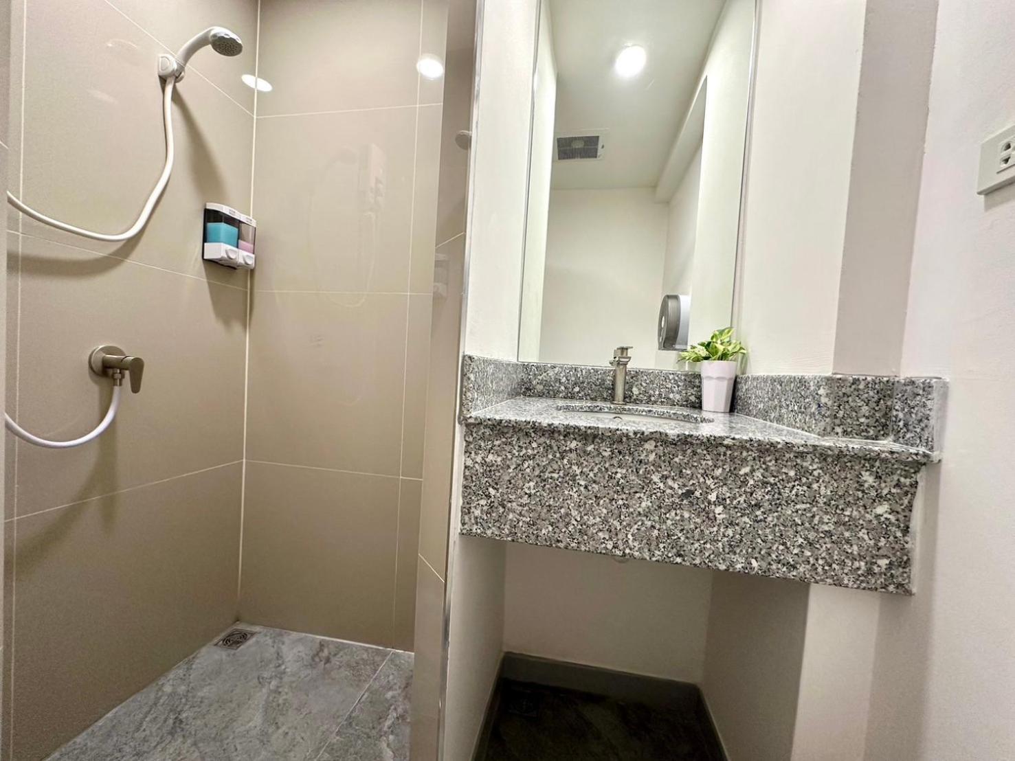 Albergue The White Den Chatuchak Banguecoque