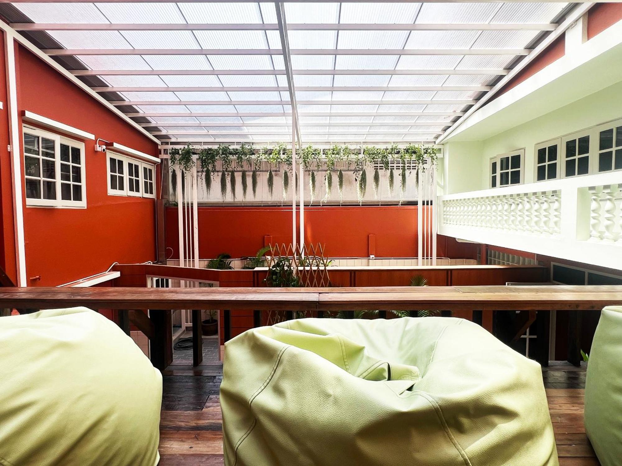 Vonden Garden By Merry V Gasthuis Bangkok