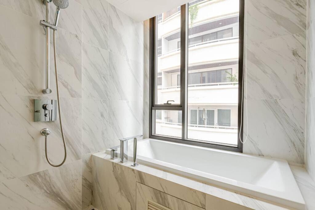 Apartment Pet Friendly Modern Nest Asoke