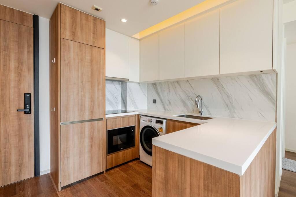 Pet Friendly Modern Nest Asoke Bangkok