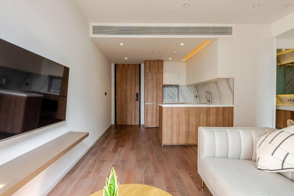 Pet Friendly Modern Nest Asoke Apartment