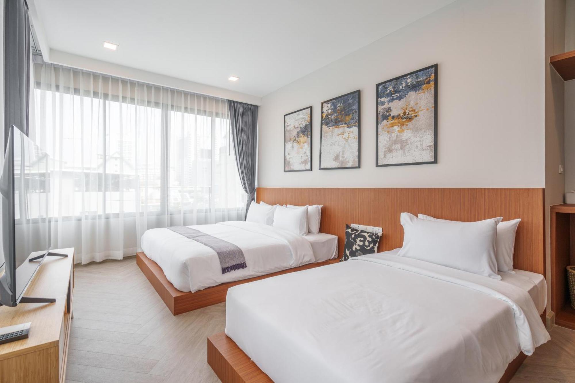 Triple Four Apartment