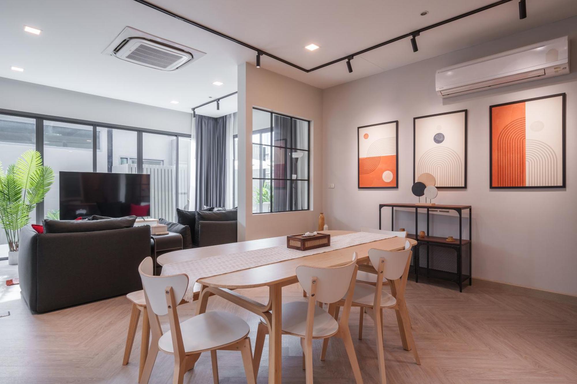Apartment Triple Four *