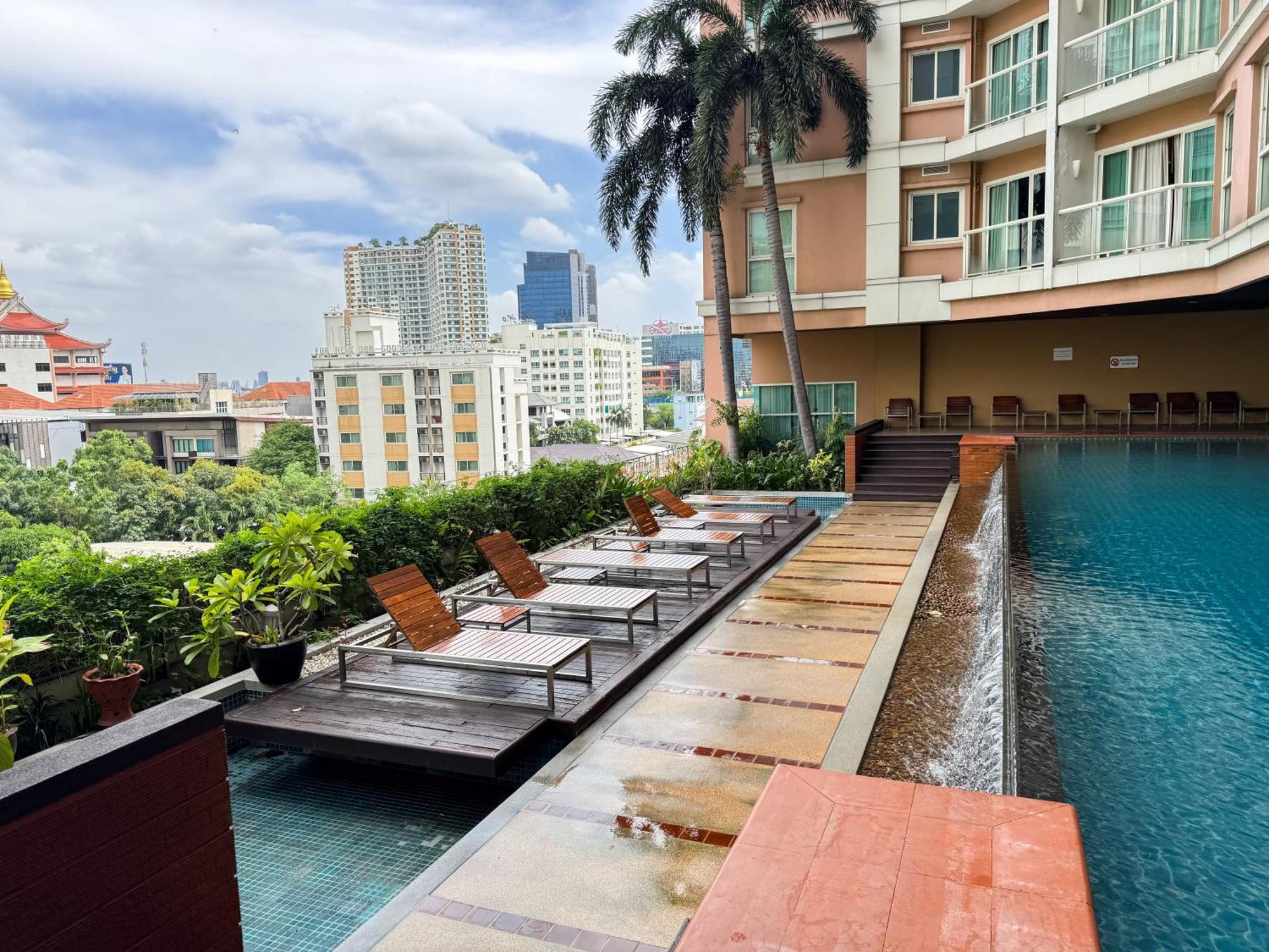 The Narathiwas & Sathorn 4* Banguecoque