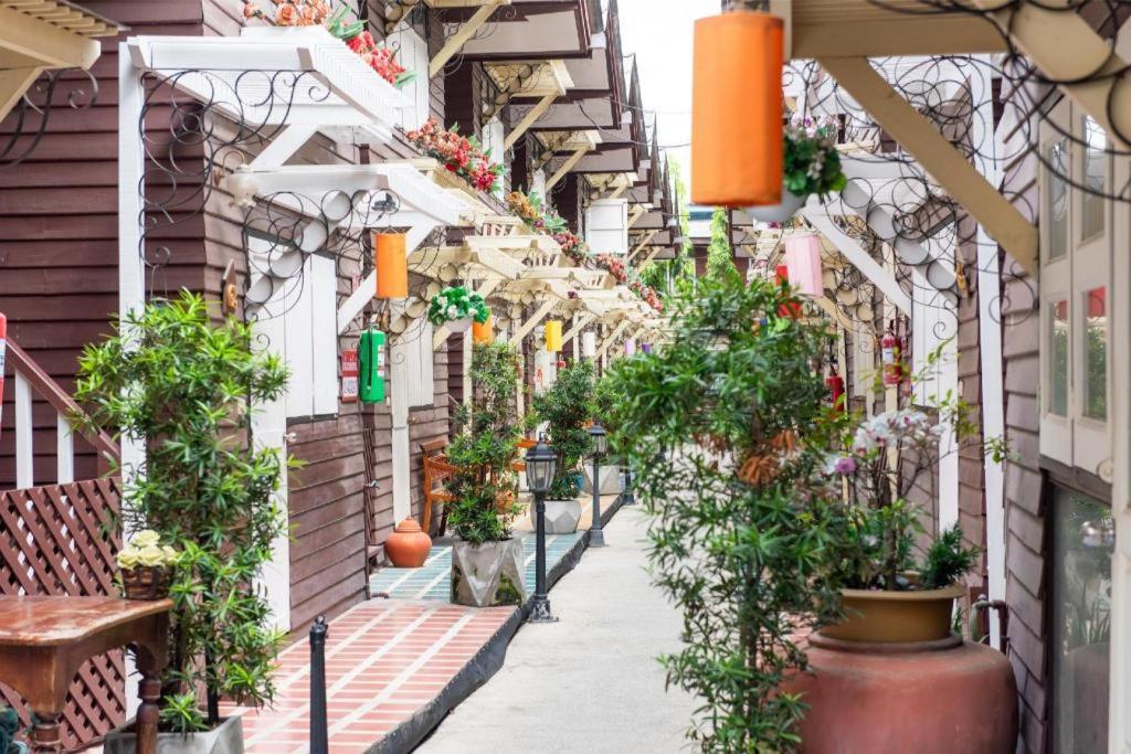 Resort Bangphlat Bangkok